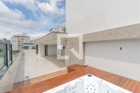 Apartamento à venda com 326m², 5 quartos e 3 vagas Apartamento à venda com 326m², 5 quartos e 3 vagasPiscina