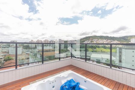 Apartamento à venda com 326m², 5 quartos e 3 vagas Apartamento à venda com 326m², 5 quartos e 3 vagasPiscina