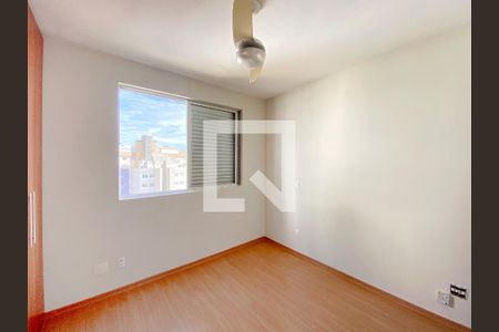 Apartamento à venda com 125m², 4 quartos e 2 vagasQuarto 3