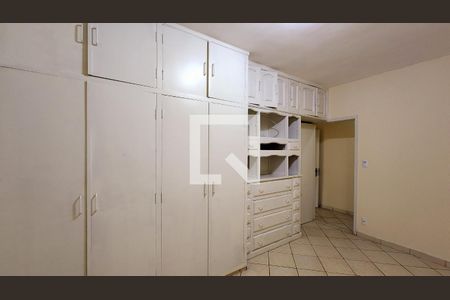 Casa à venda com 251m², 4 quartos e 5 vagas Casa à venda com 251m², 4 quartos e 5 vagasQuarto 2