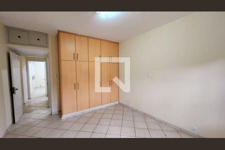 Casa à venda com 251m², 4 quartos e 5 vagas Casa à venda com 251m², 4 quartos e 5 vagasQuarto 3