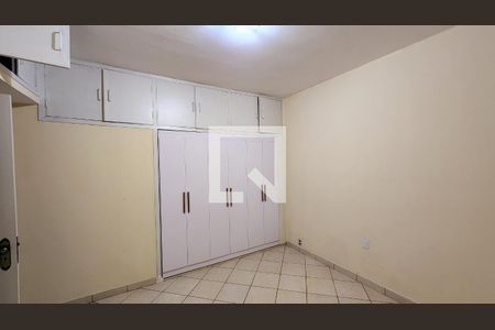 Casa à venda com 251m², 4 quartos e 5 vagas Casa à venda com 251m², 4 quartos e 5 vagasQuarto 4 - Suíte