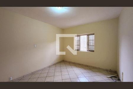 Casa à venda com 251m², 4 quartos e 5 vagas Casa à venda com 251m², 4 quartos e 5 vagasQuarto 3