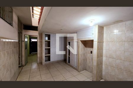 Casa à venda com 251m², 4 quartos e 5 vagas Casa à venda com 251m², 4 quartos e 5 vagasCozinha 2