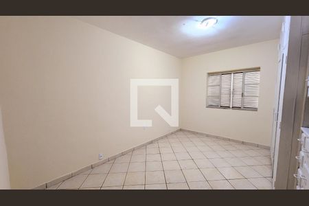 Casa à venda com 251m², 4 quartos e 5 vagas Casa à venda com 251m², 4 quartos e 5 vagasQuarto 2