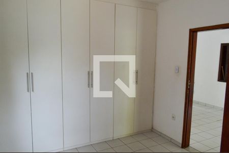 Quarto 1 de casa à venda com 3 quartos, 600m² em Taquara, Rio de Janeiro