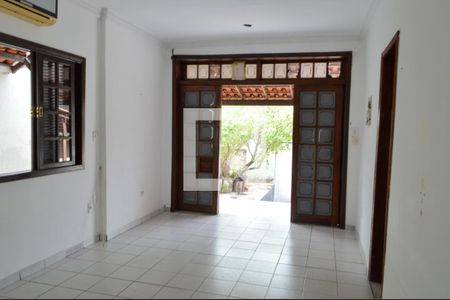 Sala  de casa à venda com 3 quartos, 600m² em Taquara, Rio de Janeiro