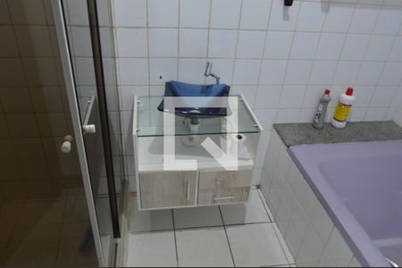 Casa à venda com 600m², 3 quartos e 1 vaga Casa à venda com 600m², 3 quartos e 1 vagaBanheiro