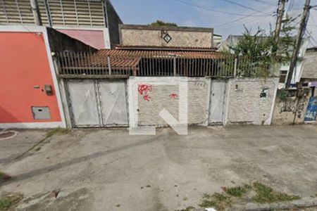 Casa à venda com 600m², 3 quartos e 1 vaga Casa à venda com 600m², 3 quartos e 1 vagaFachada