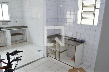 Casa à venda com 600m², 3 quartos e 1 vaga Casa à venda com 600m², 3 quartos e 1 vagaCozinha