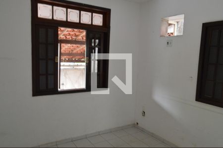 Quarto 1 de casa à venda com 3 quartos, 600m² em Taquara, Rio de Janeiro