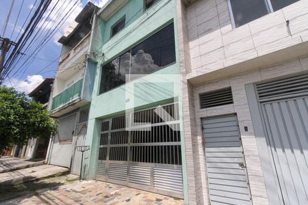Casa para alugar com 45m², 1 quarto e sem vaga Casa para alugar com 45m², 1 quarto e sem vagaFachada