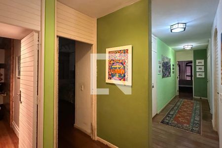 Casa à venda com 1800m², 11 quartos e 8 vagasCorredor