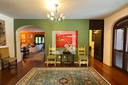 Casa à venda com 1800m², 11 quartos e 8 vagasHall - Casa 01