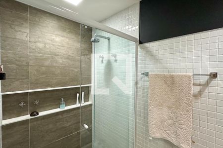 Casa à venda com 1800m², 11 quartos e 8 vagasSuíte 03 - Casa 01