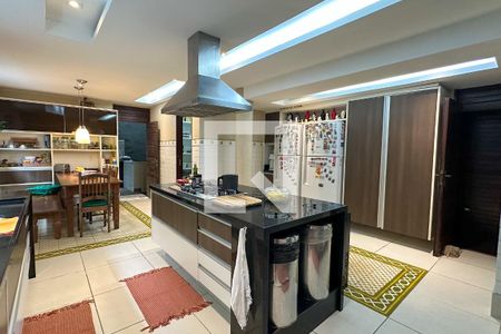 Casa à venda com 1800m², 11 quartos e 8 vagasCozinha 01 - Casa 01