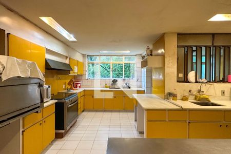 Casa à venda com 1800m², 11 quartos e 8 vagasCozinha 04 - Casa 04