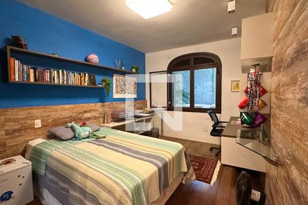 Casa à venda com 1800m², 11 quartos e 8 vagasSuíte 04 - Casa 01