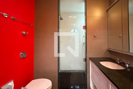 Casa à venda com 1800m², 11 quartos e 8 vagasSuíte 02 - Casa 01