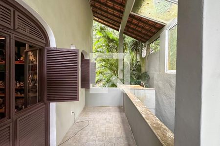 Casa à venda com 1800m², 11 quartos e 8 vagasVaranda 02 - Casa 01