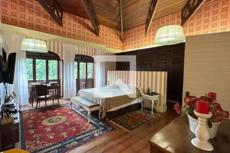 Casa à venda com 1800m², 11 quartos e 8 vagasSuíte 01 - Casa 01