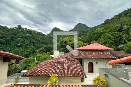 Casa à venda com 1800m², 11 quartos e 8 vagasSuíte 02 - Casa 01