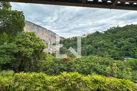 Casa à venda com 1800m², 11 quartos e 8 vagasHall - Casa 01