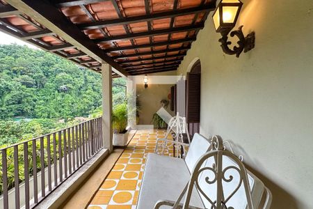 Casa à venda com 1800m², 11 quartos e 8 vagasVaranda - Casa 01