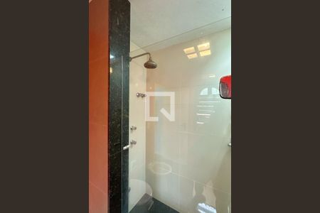 Casa à venda com 1800m², 11 quartos e 8 vagasSuíte 02 - Casa 01