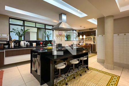 Casa à venda com 1800m², 11 quartos e 8 vagasCozinha 01 - Casa 01