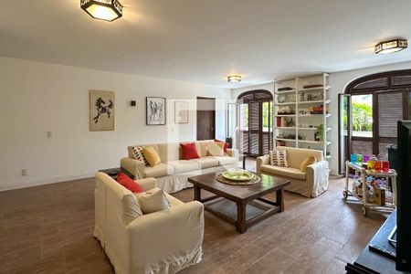 Casa à venda com 1800m², 11 quartos e 8 vagasSala 06 - Casa 02