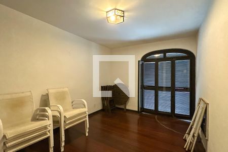 Casa à venda com 1800m², 11 quartos e 8 vagasQuarto 10 - Casa 04