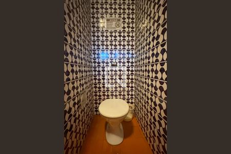 Casa à venda com 1800m², 11 quartos e 8 vagasBanheiro - Casa 02