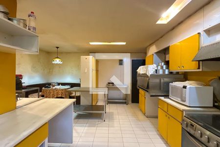 Casa à venda com 1800m², 11 quartos e 8 vagasCozinha 04 - Casa 04