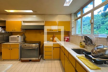 Casa à venda com 1800m², 11 quartos e 8 vagasCozinha 04 - Casa 04