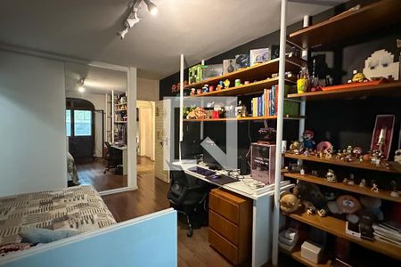 Casa à venda com 1800m², 11 quartos e 8 vagasSuíte 03 - Casa 01