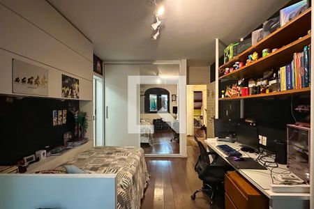 Casa à venda com 1800m², 11 quartos e 8 vagasSuíte 03 - Casa 01