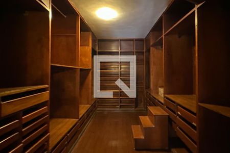 Casa à venda com 1800m², 11 quartos e 8 vagasSuíte 07 - Casa 04