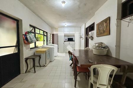Casa à venda com 1800m², 11 quartos e 8 vagasÁrea de Serviço 02 - Casa 02
