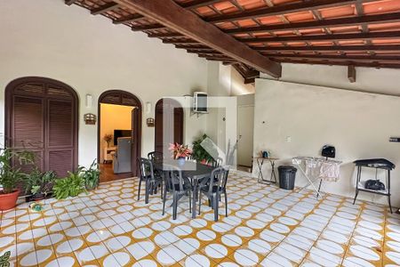 Casa à venda com 1800m², 11 quartos e 8 vagasVaranda - Casa 03