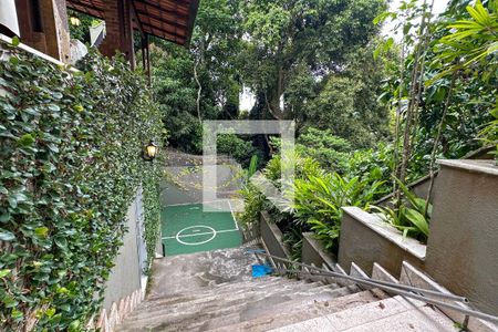 Casa à venda com 1800m², 11 quartos e 8 vagasQuadra Esportiva