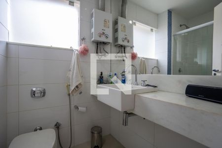 Apartamento à venda com 115m², 3 quartos e 2 vagas Apartamento à venda com 115m², 3 quartos e 2 vagasBanheiro Suite