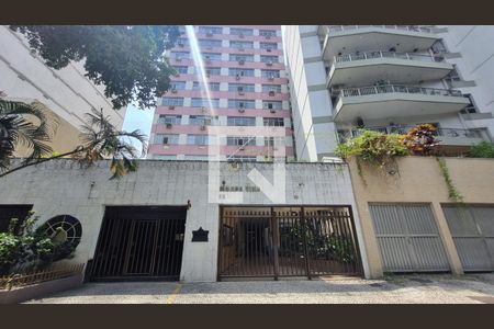 Apartamento à venda com 115m², 3 quartos e 2 vagas Apartamento à venda com 115m², 3 quartos e 2 vagasFachada