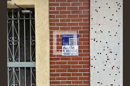 Casa à venda com 240m², 9 quartos e sem vaga Casa à venda com 240m², 9 quartos e sem vagaPlaquinha