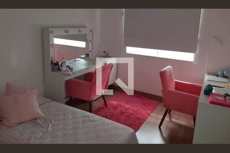 Casa à venda com 240m², 9 quartos e sem vaga Casa à venda com 240m², 9 quartos e sem vagaQuarto 3