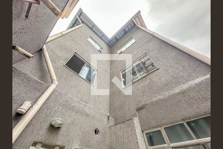 Casa à venda com 240m², 9 quartos e sem vaga Casa à venda com 240m², 9 quartos e sem vagaFachada