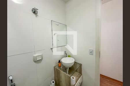 Casa à venda com 240m², 9 quartos e sem vaga Casa à venda com 240m², 9 quartos e sem vagaBanheiro