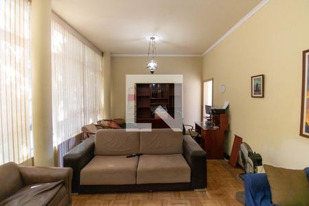 Casa para alugar com 230m², 6 quartos e 4 vagas Casa para alugar com 230m², 6 quartos e 4 vagasSala 1
