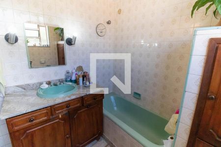 Casa para alugar com 230m², 6 quartos e 4 vagas Casa para alugar com 230m², 6 quartos e 4 vagasBanheiro Social