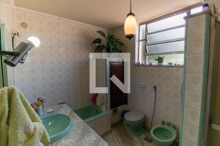 Casa para alugar com 230m², 6 quartos e 4 vagas Casa para alugar com 230m², 6 quartos e 4 vagasBanheiro Social